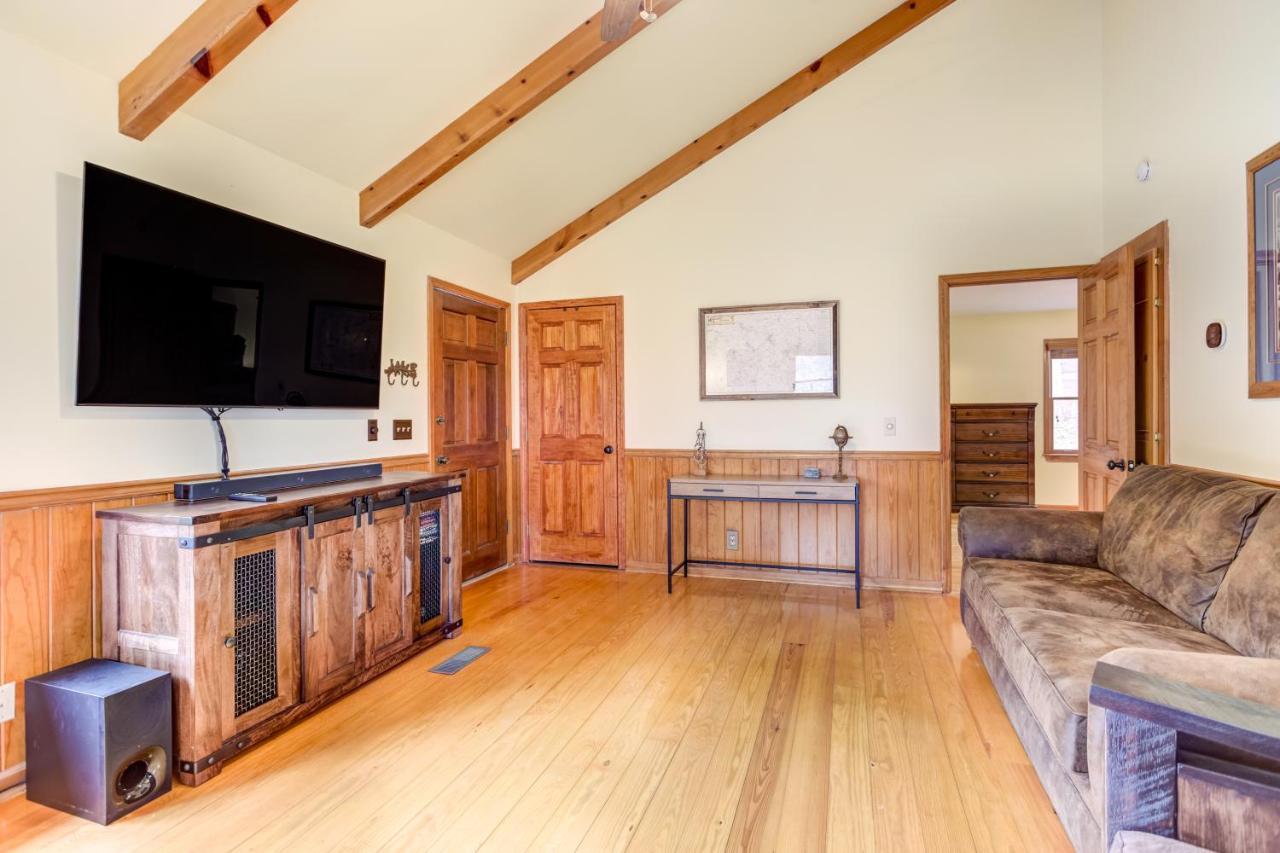 Mountain Oak Manor